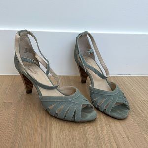 Beautiful Seychelles Heritage Heels